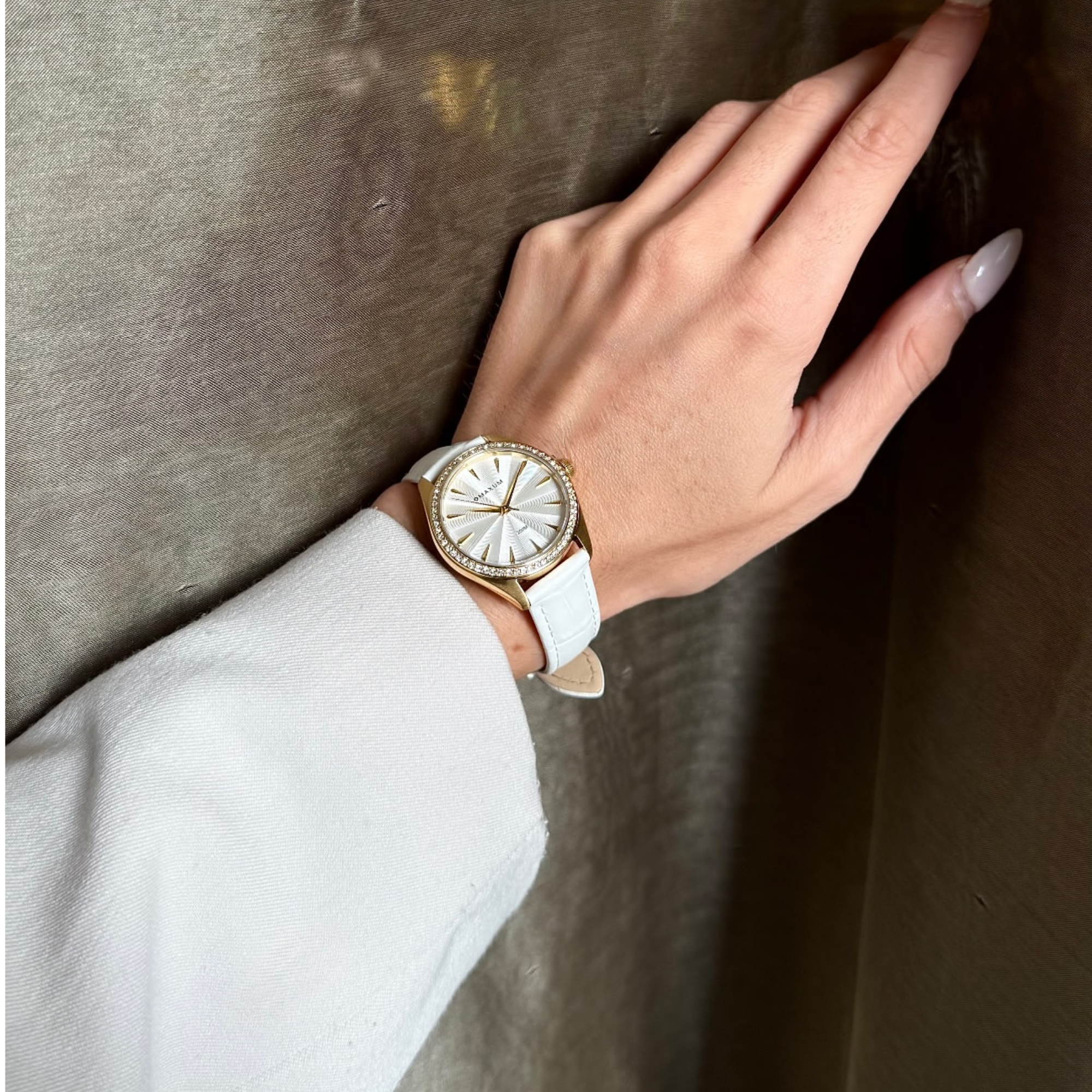 Sydney Crystal-Embellished Analogue Watch –White Dial, Gold Tone Case & White Leather Band